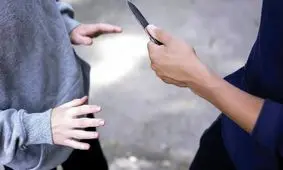 زورگیری خشن از دختر جوان در ستارخان تهران/ویدیو