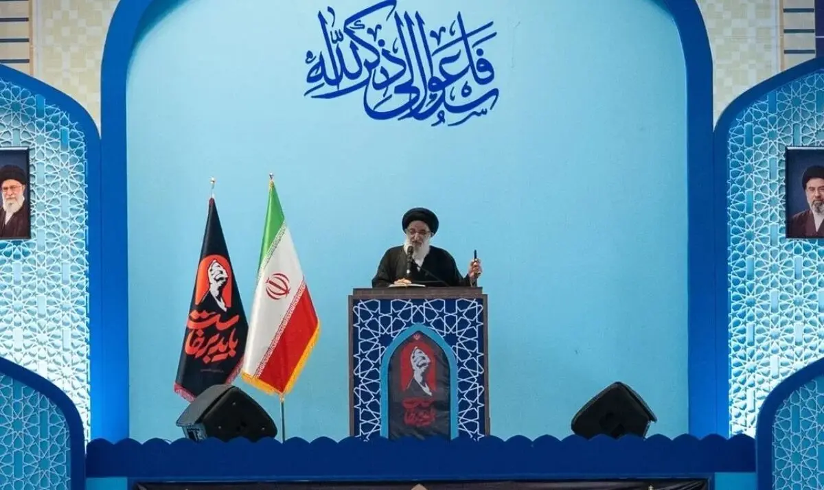 امام جمعه کرج: با کودتای برهنگی مواجه شده ایم

