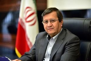 همتی: در روز‌های گذشته درب اتاق من را شکسته‌اند که عضو هیات مدیره بانک شوند