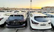 دستمزد کارگر ایرانی زیر چرخ ماشین چینی/ واردات خودرو افسار قیمت را نکشید