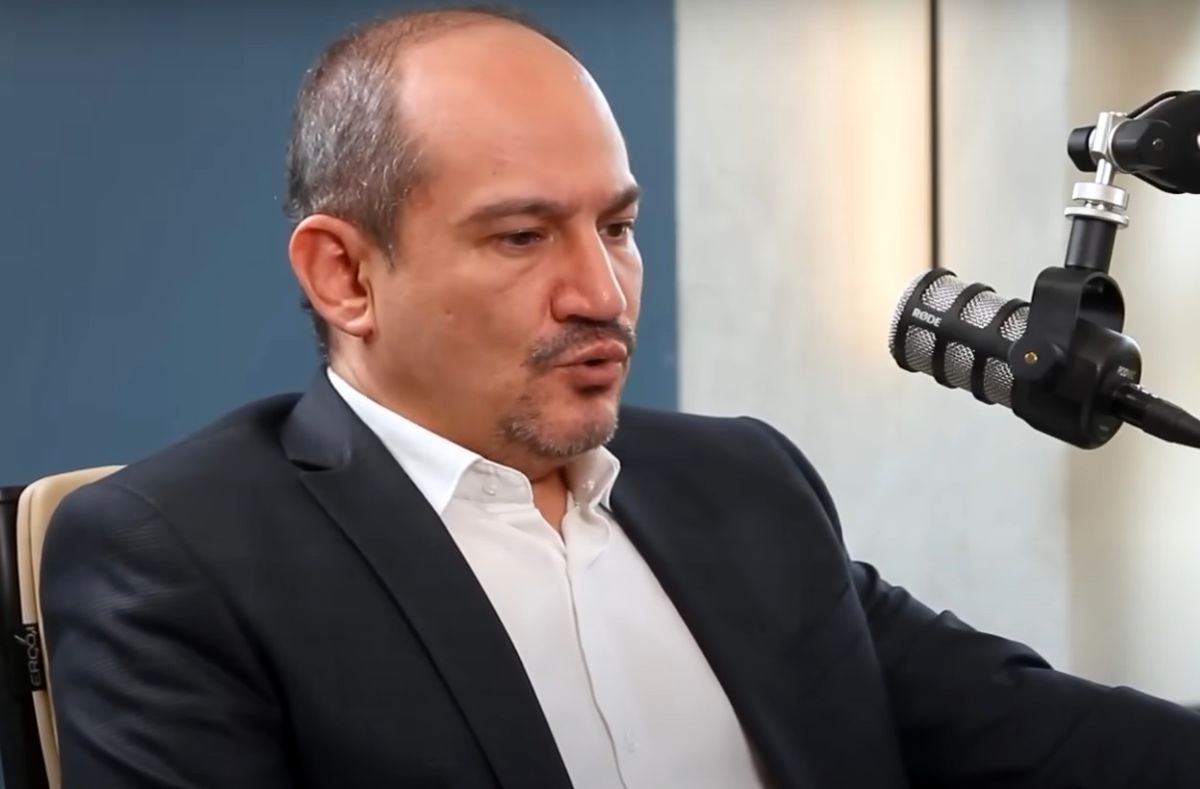 حمزه صفوی: در جلسه محرمانه وزارت خارجه دولت رئیسی میگفتند ایران تنها ابرقدرت جهان است!