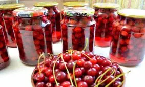 طرز تهیه ترشی آلبالو بازاری در منزل