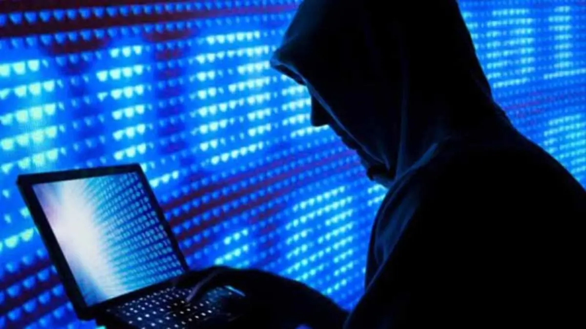 اخاذی از کارفرما با عکس های خصوصی دروغین