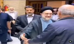 پزشکیان در آغوش سیدمحمد خاتمی/ ویدئو