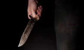 گروگان گرفتن اپراتور فرودگاه با چاقو و تهدید به کشتن/ ویدئو