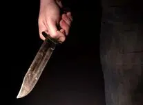 گروگان گرفتن اپراتور فرودگاه با چاقو و تهدید به کشتن/ ویدئو