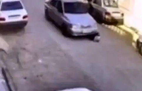بی‌احتیاطی مرگبار؛ دانش‌آموز مشهدی قربانی رانندگی بی‌ملاحظه شد/ ویدئو