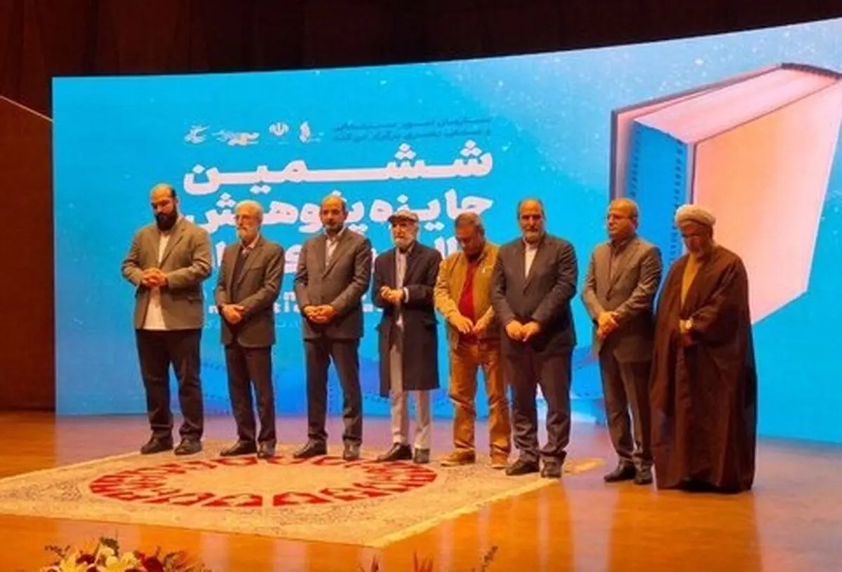 محمد خزاعی: به هنرمندانی که توسط دیکتاتورهای رسانه‌ای تخریب می‌شوند،تبریک می‌گویم