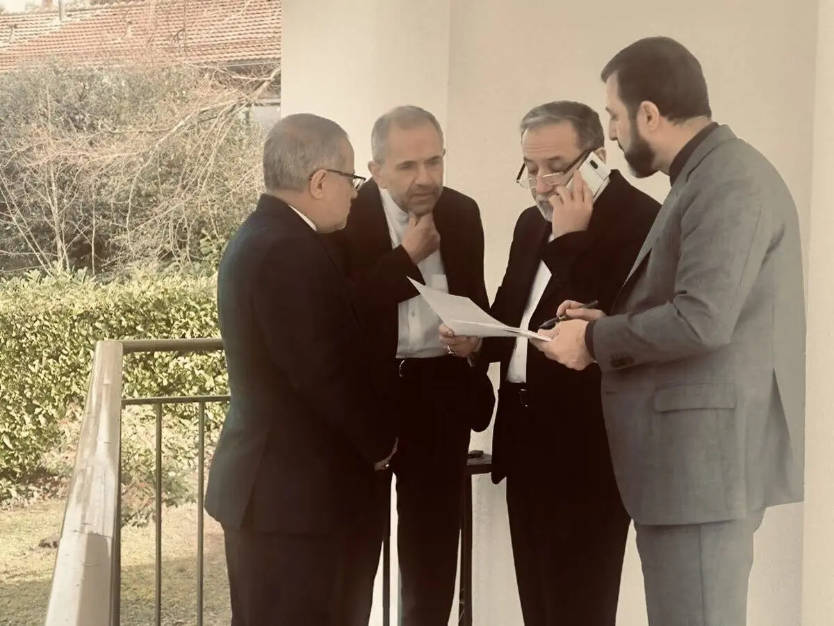 تهران آمادگی خود را برای تعلیق غنی‌سازی به مدت ۳ تا ۵ سال اعلام کرده است/ پس از آن، پیوستن به یک بلوک منطقه‌ای برای غنی‌سازی صلح‌آمیز را پیشنهاد کرده/ ایران همچنین پیشنهاد سرمایه‌گذاری و تجارت با آمریکا در بخش نفت و انرژی را ارائه کرده است