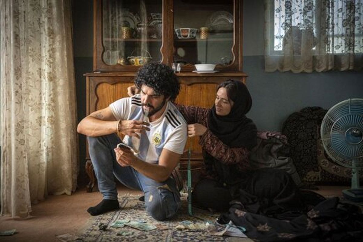 سینا مهراد با لباس مارادونا در «شادروان» + عکس