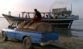 امسال بیش از ۱۹ میلیون لیتر سوخت قاچاق در استان هرمزگان کشف شده است/ شناورهای قاچاقچیان ضد گلوله است