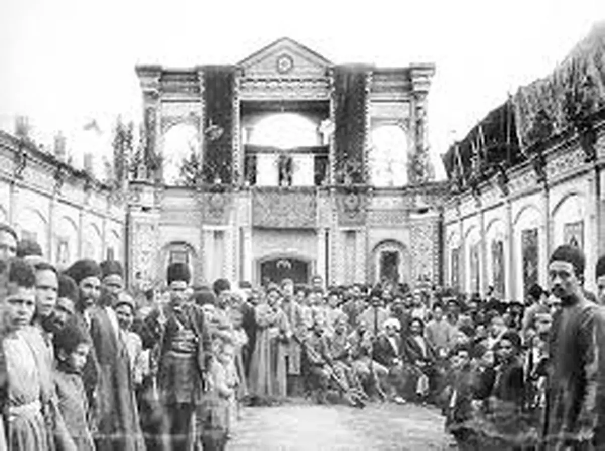 سفر در زمان؛ اجتماع مردم تهران برای تأسیس مشروطیت در دوره قاجار