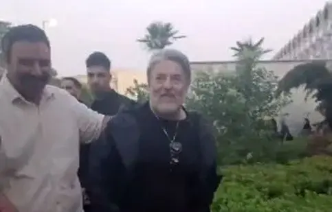 حضور قیصر خواننده در تجمع میدان امام حسین/ ویدئو