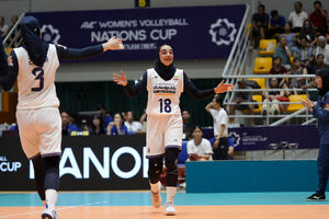 صدرنشینی زنان والیبال ایران در کاوا با برد ازبکستان