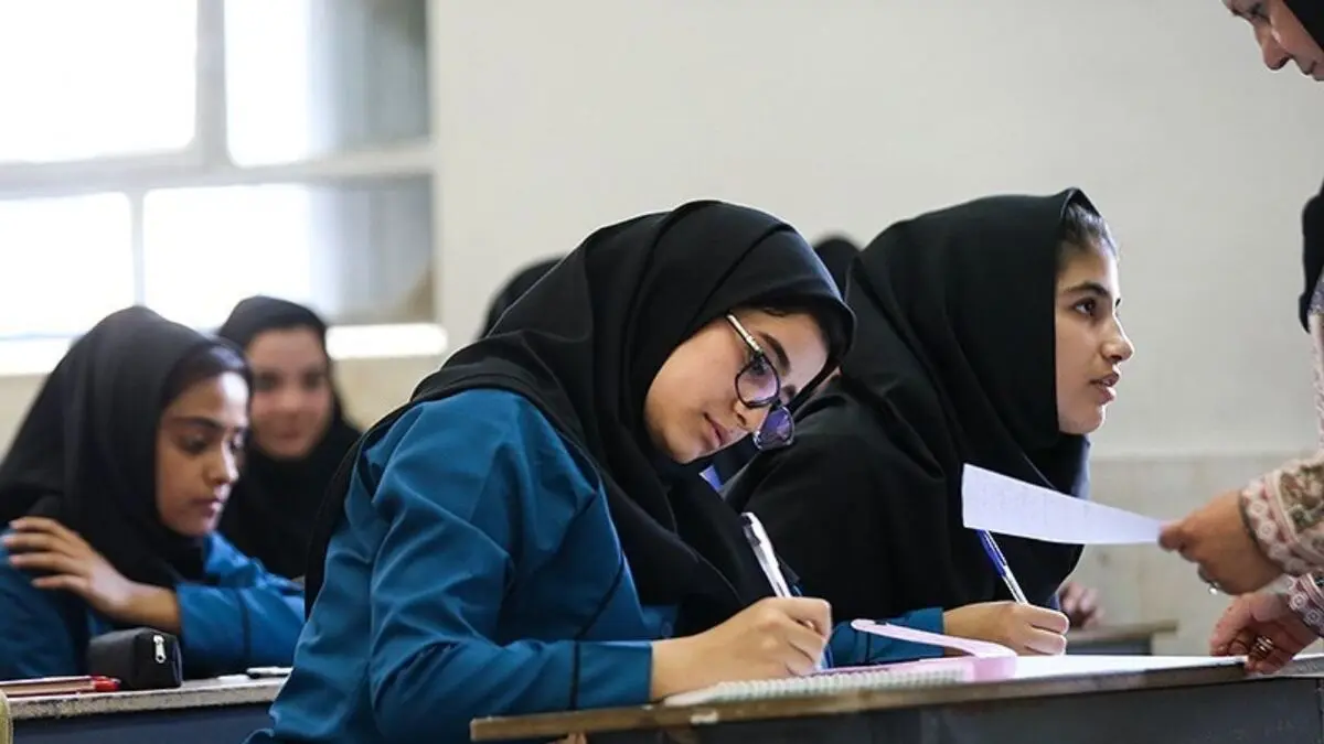 لو رفتن سوالات امتحانات نهایی/ ویدئو