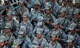 قدرت نمایی ارتش و سپاه پاسداران در خلیج فارس/تجهیزات دفاعی نیروهای مسلح به نمایش گذاشته می شود