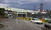 سیل در کرج/ 5 نفر گرفتار سیلاب شدند