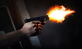 این مرد مسلح شوشتر را به رگبار بسته بود