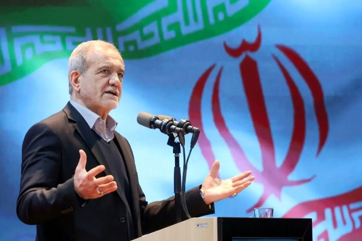 پزشکیان: برق ادارات بدون پنل خورشیدی قطع می‌شود