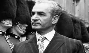 سفر در زمان؛ «محمدرضا پهلوی در حال تست یک جنگنده در انگلیس»؛ سال 1332