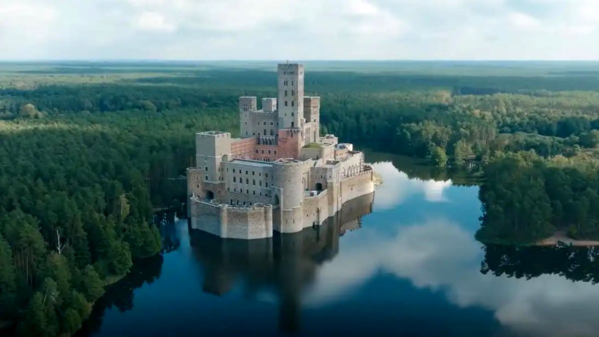 قلعه استوبنیکا: قلعه بحث برانگیز قرون وسطایی جهان امروز لهستان/ عکس


