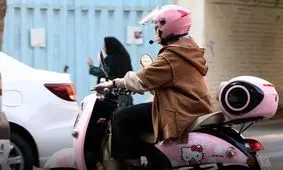 حمله روزنامه شهرداری به صدور گواهینامه موتورسیکت زنان؛ این کار دولت، انحراف افکار عمومی است