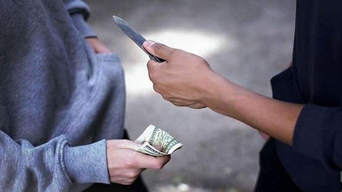 خفت گیری عجیب در رباط کریم/ راننده پراید ناچار شد از زنش 700 میلیون تومان بگیرد/ ویدئو