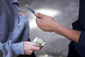 خفت گیری عجیب در رباط کریم/ راننده پراید ناچار شد از زنش 700 میلیون تومان بگیرد/ ویدئو