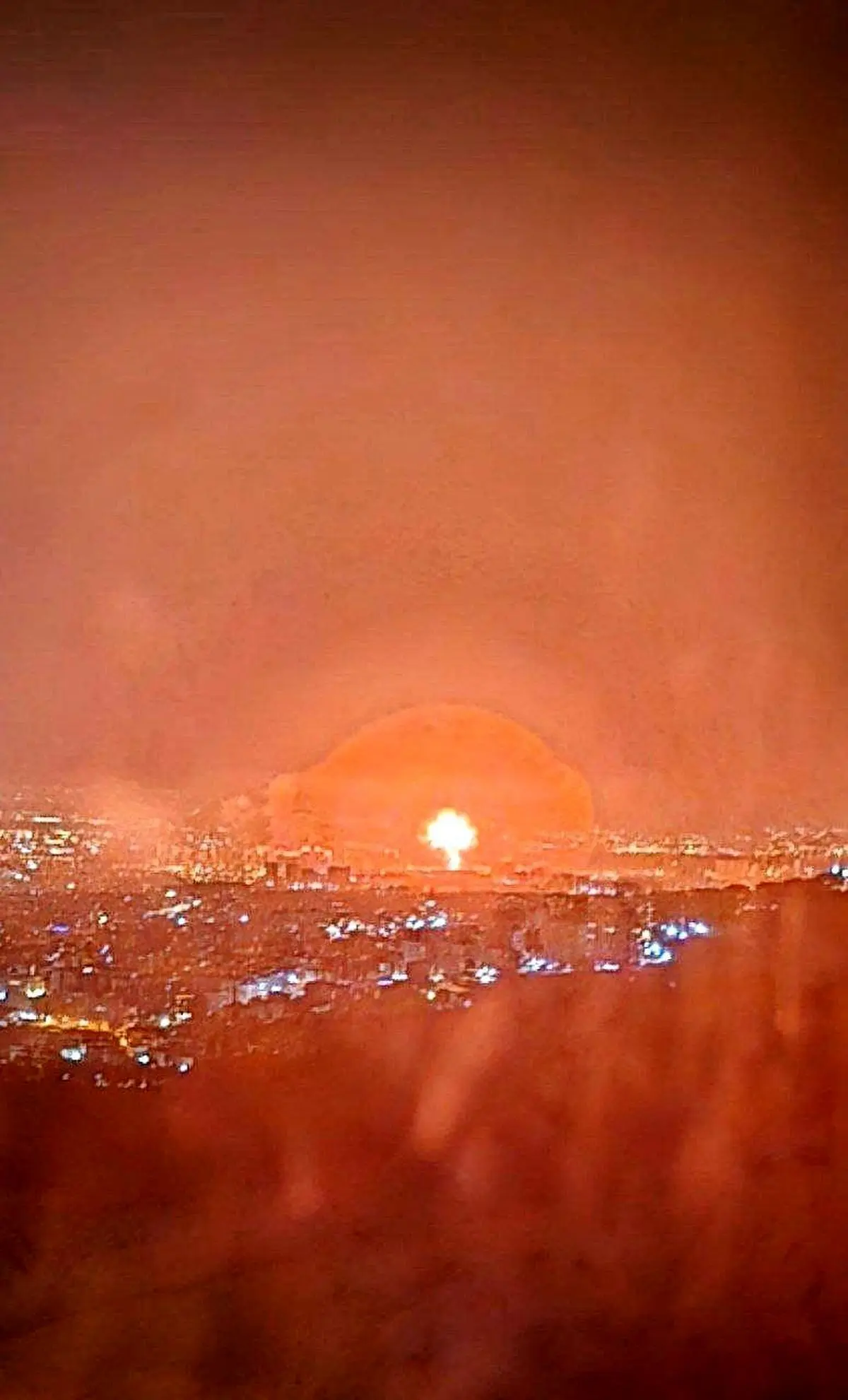 فوری/ شنیده شدن صدای انفجارهای شدید در تهران / کرج، سقز، آبادان، همدان، شیراز، تبریز، بوشهر و عسلویه هدف حملات امشب