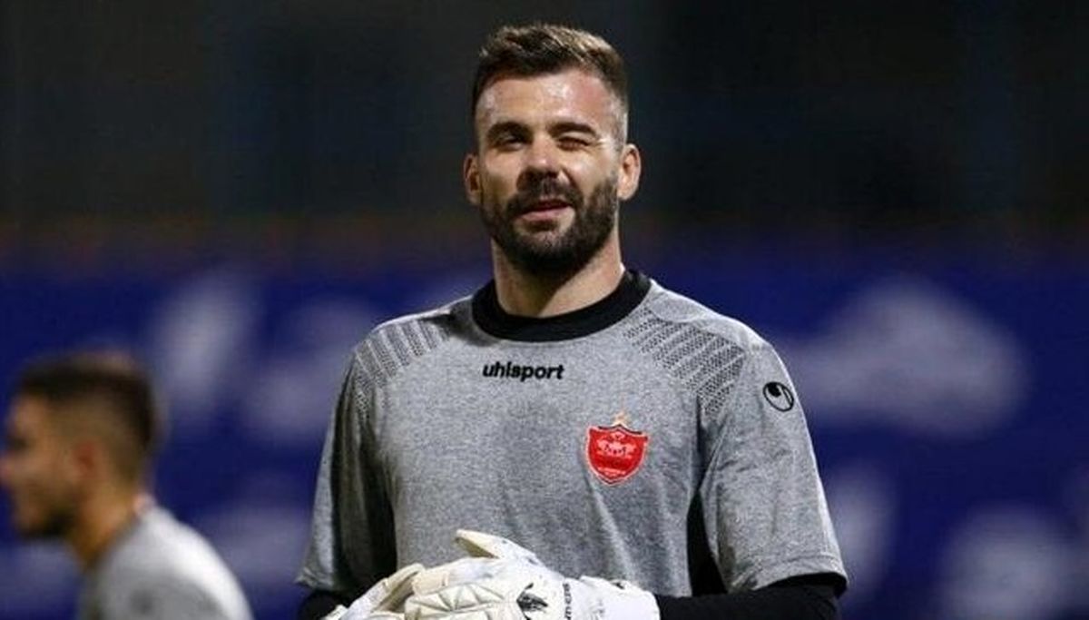 کلاه گشاد رادوشویچ بر سر پرسپولیسیها