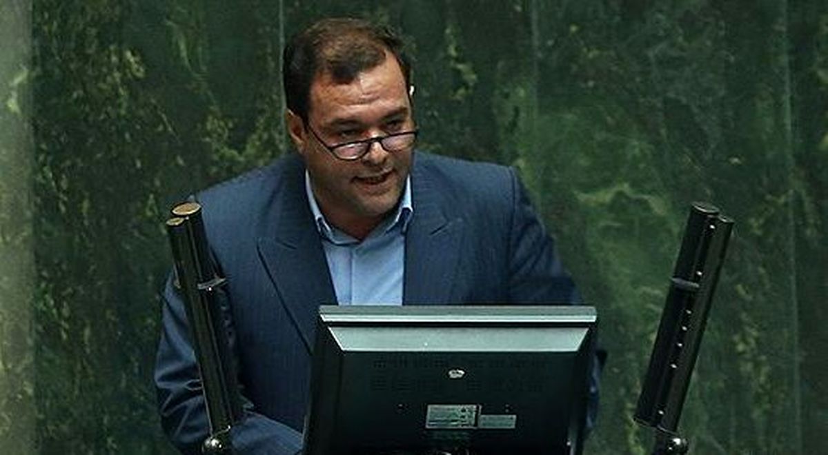 نماینده مجلس: کارگران جایی در تصمیمگیری کشور ندارند/ برای کارگری که ۷ میلیون حقوق میگیرد و ۴ میلیون اجاره خانه میدهد، چه میماند؟