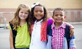 چگونه کودکی اجتماعی تربیت کنیم؟ / ۷ راهکار موثر برای داشتن کودک اجتماعی