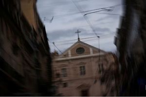 100 کشیش متهم در پرونده آزارهای جنسی هنوز در کلیسا هستند