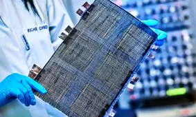 با این باتری می‌شود موبایلی به نازکی کارت بانکی ساخت

