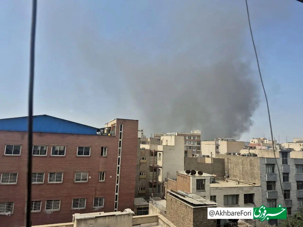آتشسوزی فروشگاه کفش خیابان دماوند/ حضور ۵ ایستگاه آتشنشانی در محل