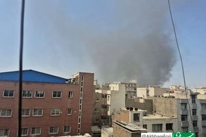 آتش‌سوزی فروشگاه کفش خیابان دماوند/ حضور ۵ ایستگاه آتش‌نشانی در محل