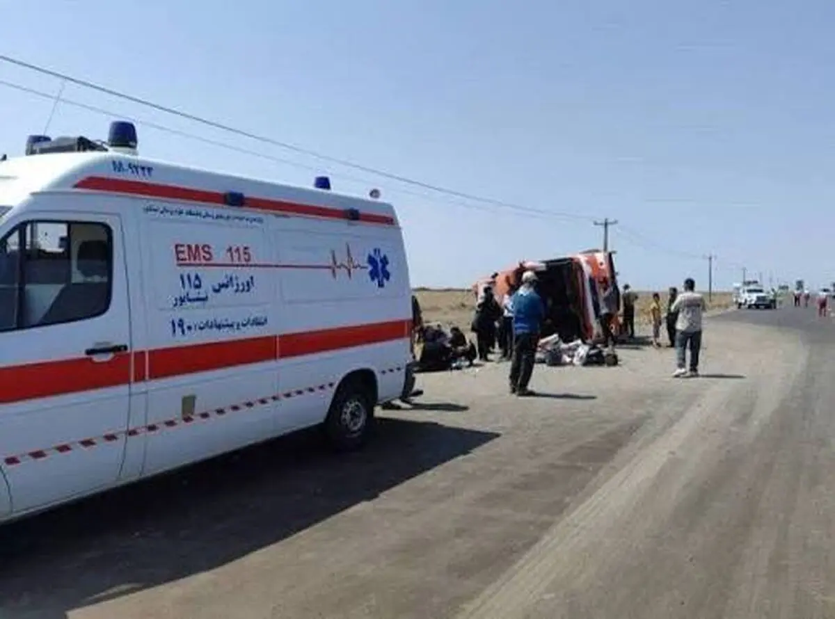 واژگونی اتوبوس در محور سبزوار ـ نیشابور با ۴۳ مصدوم