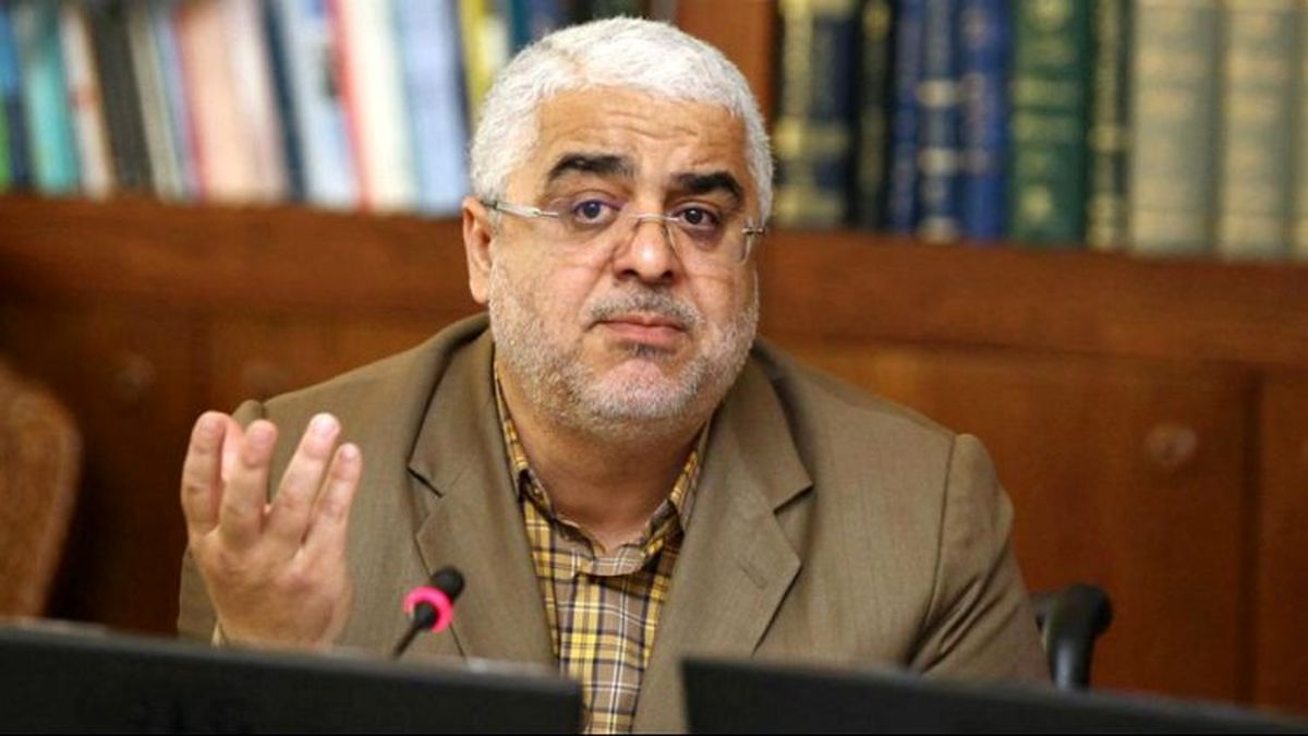 مگر مملکت گل و بلبل است که فقط حجاب را میبینید؟/ بیحجابی را بزرگ کردند تا ضعفهایشان دیده نشود/ این چه دوربینی است که عامل حمله شیمیایی به مدارس را نمیگیرد و فقط مو را میگیرد؟