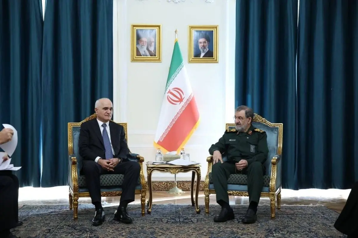  محسن رضایی: ما شروطمان را گفتیم اما ترامپ قادر به تصمیم‌گیری نیست/ او نه می‌تواند مذاکره کند و نه می‌تواند بجنگد
