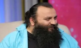 این پرچم خونی! / عکس‌های ایران در قاب عمودی جا می‌شوند