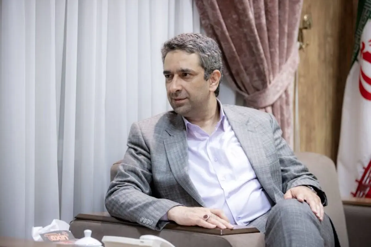 معاون ارتباطات و اطلاع‌رسانی دفتر رئیس‌جمهوری: خودنمائی به چه قیمتی؟