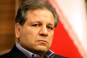 خروج علی انصاری، یکی از سهامداران اصلی بانک آینده از کشور کذب است