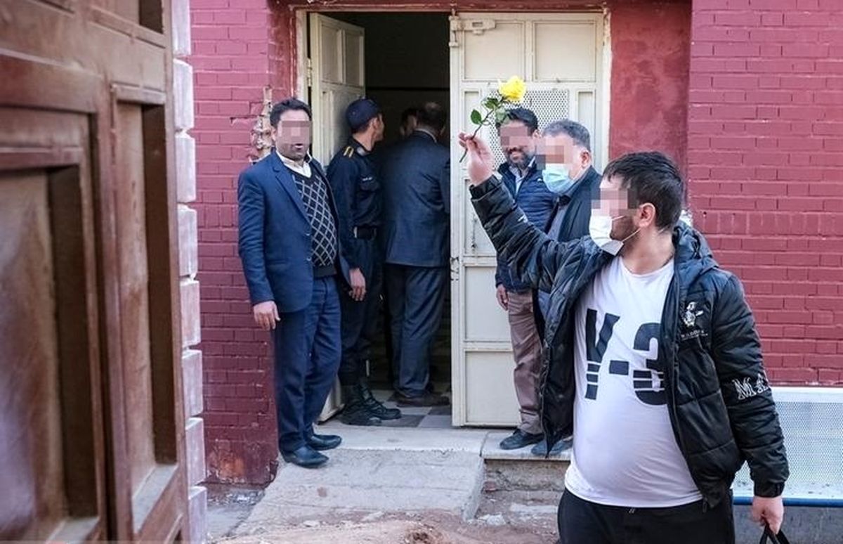 سالروز موافقت رهبر انقلاب با عفو و تخفیف مجازات ده‌ها هزار نفر از متهمان و محکومان حوادث سال ۱۴۰۱

