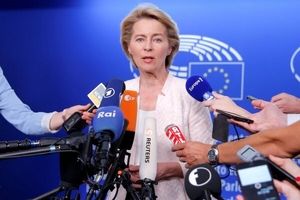 اتحادیه اروپا اقدامات متقابل تعرفه‌ای علیه آمریکا را به تعویق انداخت
