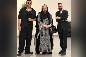 ترانه خوانی احساسی و سوپرایز سینا درخشنده برای نعیمه نظام‌ دوست/ ویدئو