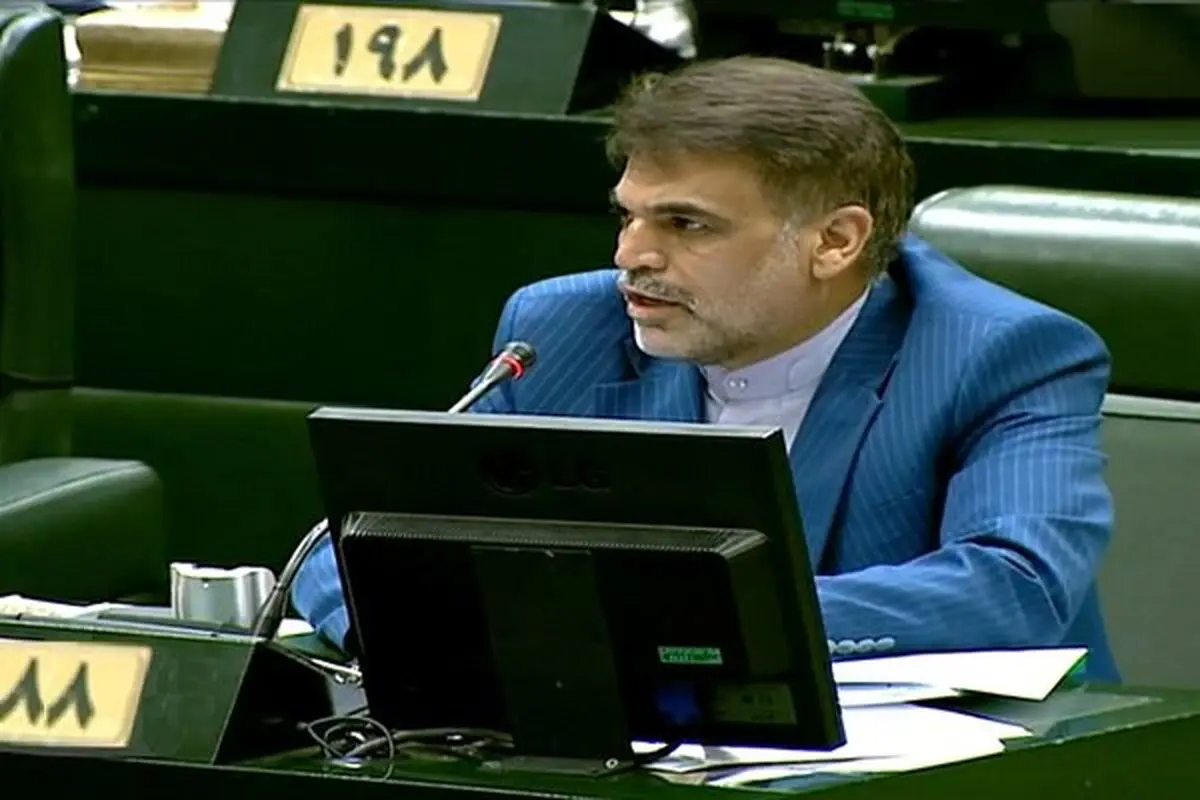  دنبال حجاب اجباری نباشید، دنبال بی‌حجابی اجباری باشید/ کاری کردند من و شما و خانواده های متدین جرات نداریم به یک رستوران برویم/ می دانید فیلم «پیر پسر» چه بر سر جوانان می‌آورد؟/ یکی از معاونان انتصابی وزیر با مسئول برنامه‌های «فرح» عکس یادگاری می‌گیرد