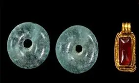 کشف گور یک کودک و دختر نوجوان با جواهرات نفیس