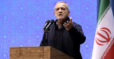 پزشکیان: وظیفه داریم کاری کنیم مردم نسبت به نظام و انقلاب خوشبین باشند