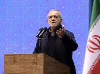 پزشکیان: وظیفه داریم کاری کنیم مردم نسبت به نظام و انقلاب خوشبین باشند