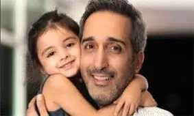 ژوله در کنسرت دبیِ مهران مدیری از دخترش رونمایی کرد/ ویدئو